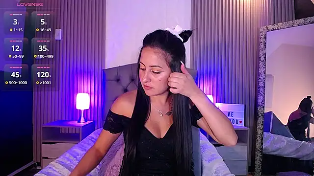 Snapshot of isabella_smith_ chatting on 15, 1, 2025 isabella smith  online show from 15, 1, 2025