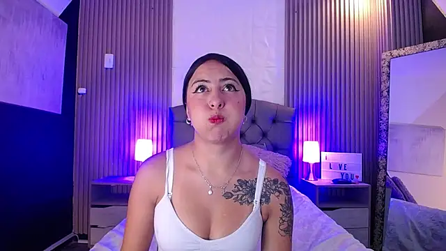 Snapshot of isabella_smith_ chatting on 21, 1, 2025 isabella smith  online show from 21, 1, 2025