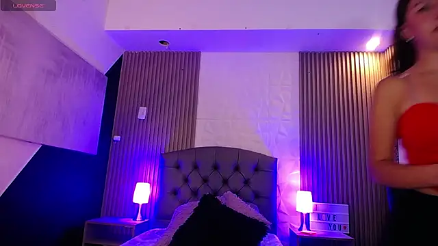 Snapshot of isabella_smith_ chatting on 4, 2, 2025 isabella smith  online show from 4, 2, 2025