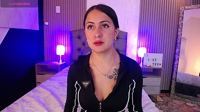 Snapshot of isabella_smith_ chatting on 21, 2, 2025 isabella smith  online show from 21, 2, 2025