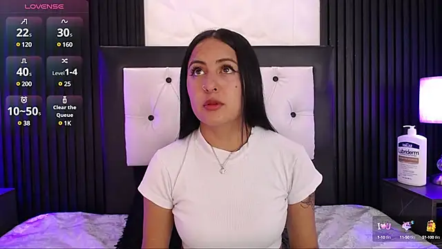 Snapshot of isabella_smith_ chatting on 21, 3, 2025 isabella smith  online show from 21, 3, 2025