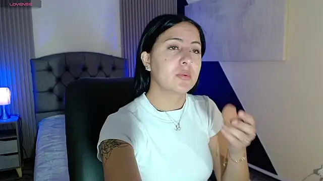 Snapshot of isabella_smith_ chatting on 24, 9, 2025 isabella smith  online show from 24, 9, 2025