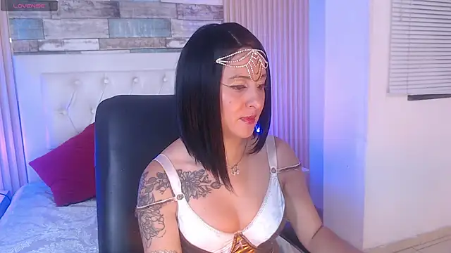 Snapshot of isabella_smith_ chatting on 8, 10, 2025 isabella smith  online show from 8, 10, 2025