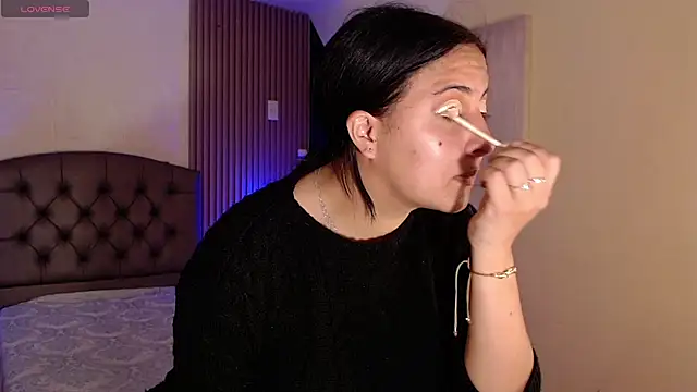 Snapshot of isabella_smith_ chatting on 14, 10, 2025 isabella smith  online show from 14, 10, 2025