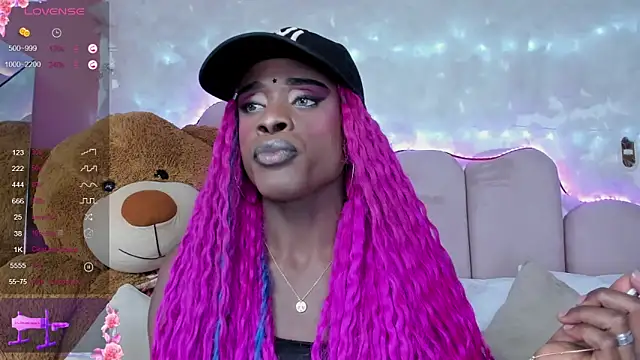 Snapshot of puca_ebony chatting on 4, 3, 2025 puca ebony online show from 4, 3, 2025