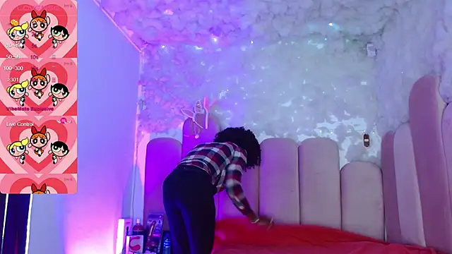 Snapshot of puca_ebony chatting on 8, 9, 2025 puca ebony online show from 8, 9, 2025