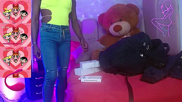 Snapshot of puca_ebony chatting on 12, 9, 2025 puca ebony online show from 12, 9, 2025