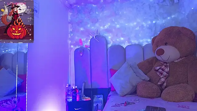 Snapshot of puca_ebony chatting on 16, 10, 2025 puca ebony online show from 16, 10, 2025