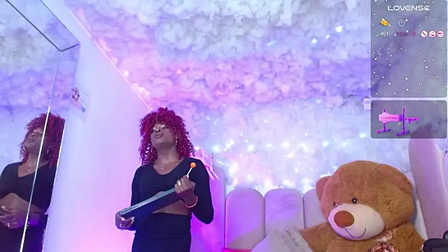 Snapshot of puca_ebony chatting on 12, 11, 2025 puca ebony online show from 12, 11, 2025