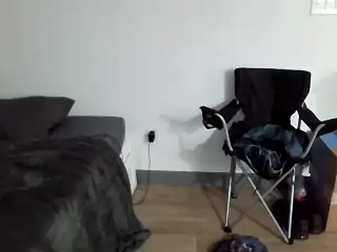 Iliketocooksquirt25 online show from 5, 2, 2025