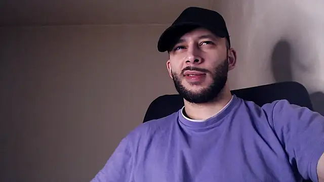 Snapshot of henryaxe chatting on 21, 11, 2025 henryaxe online show from 21, 11, 2025