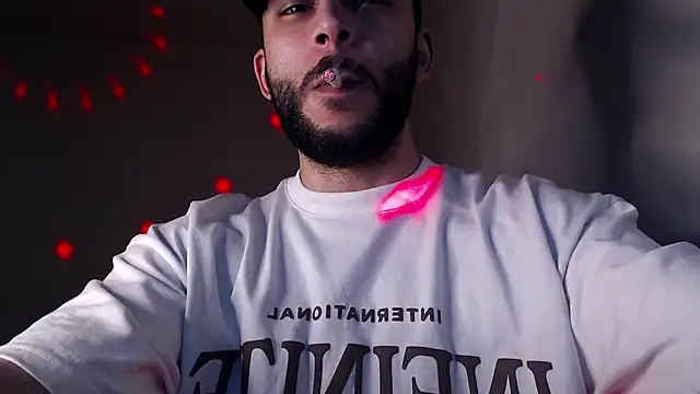 Snapshot of henryaxe chatting on 26, 11, 2025 henryaxe online show from 26, 11, 2025