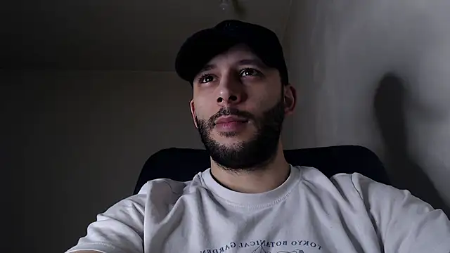 Snapshot of henryaxe chatting on 17, 12, 2025 henryaxe online show from 17, 12, 2025