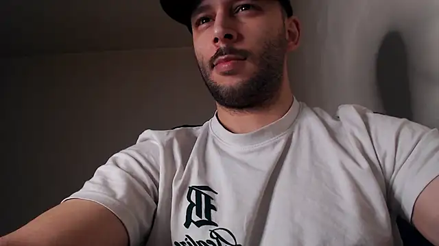 Snapshot of henryaxe chatting on 21, 3, 2026 henryaxe online show from 21, 3, 2026