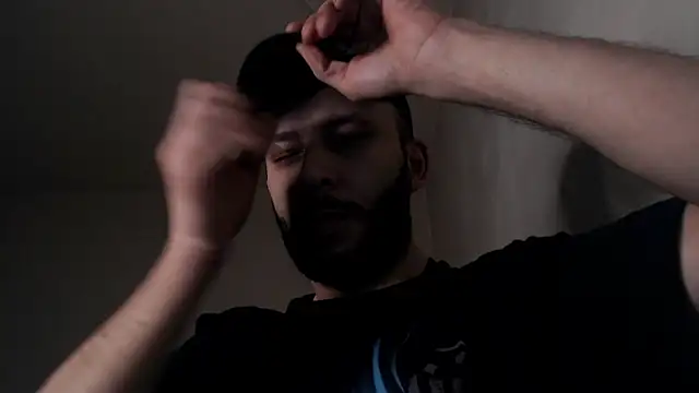 Snapshot of henryaxe chatting on 11, 4, 2026 henryaxe online show from 11, 4, 2026