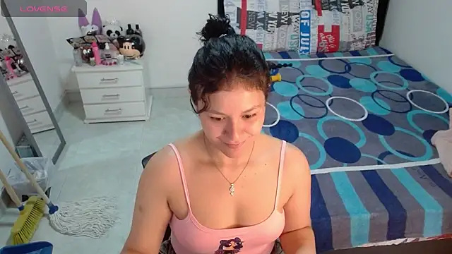 soniafuckboobs online show from 13, 4, 2026