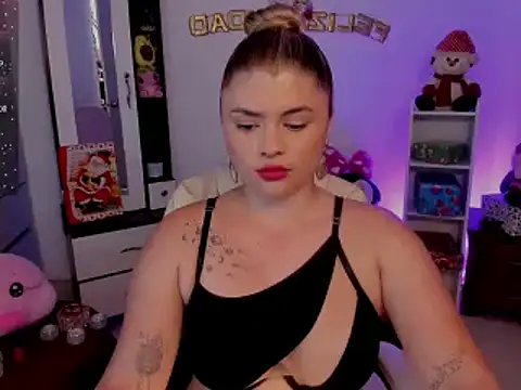 Snapshot of chloejones__ chatting on 10, 12, 2024 chloejones online show from 10, 12, 2024