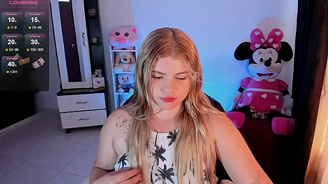 Snapshot of chloejones__ chatting on 25, 2, 2025 chloejones online show from 25, 2, 2025
