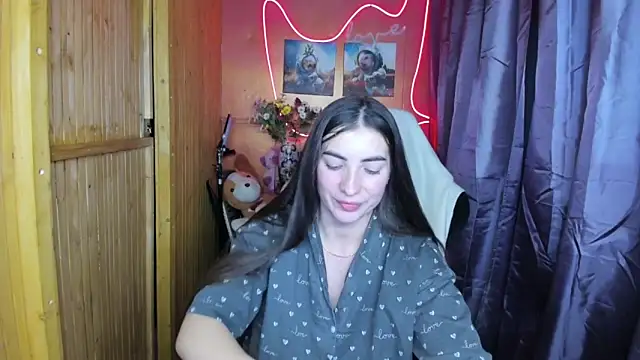 Fiery Brunette  online show from 26, 12, 2024