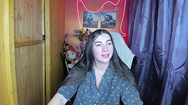 Fiery Brunette  online show from 26, 12, 2024