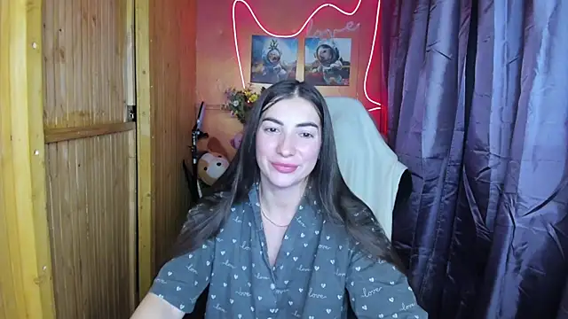 Fiery Brunette  online show from 26, 12, 2024