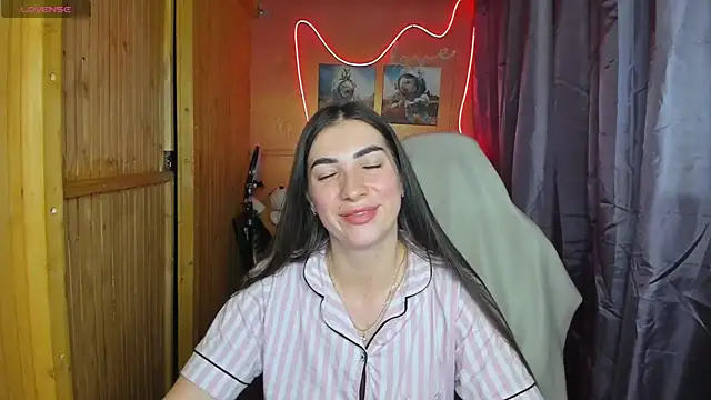 Fiery Brunette  online show from 20, 2, 2025