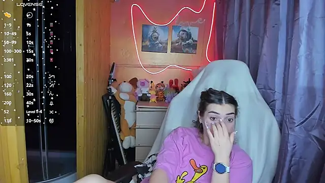 Fiery Brunette  online show from 24, 2, 2025