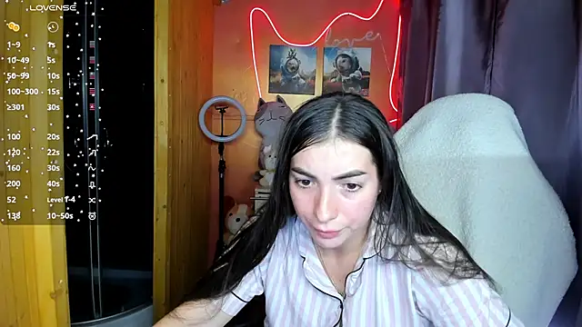 Fiery Brunette  online show from 16, 9, 2025