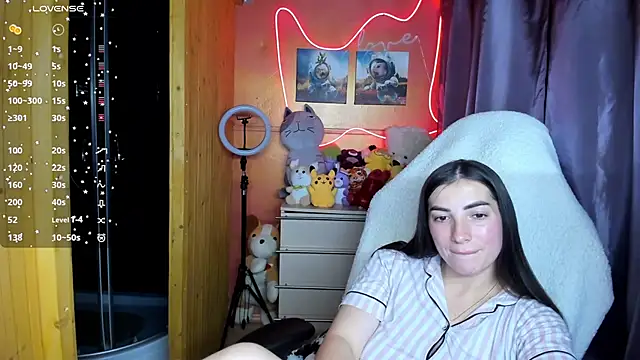 Fiery Brunette  online show from 3, 10, 2025