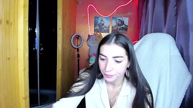 Fiery Brunette  online show from 28, 4, 2026