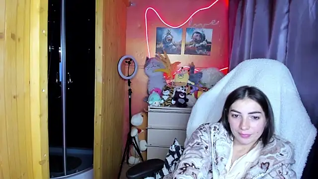 Fiery Brunette  online show from 29, 4, 2026