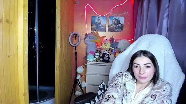 Fiery Brunette  online show from 30, 4, 2026