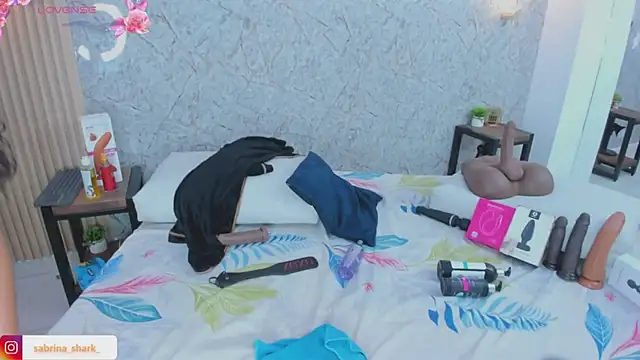 sabrina shark  online show from 18, 11, 2025