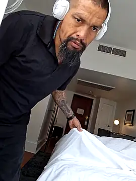 playtyme420691 online show from 4, 1, 2025