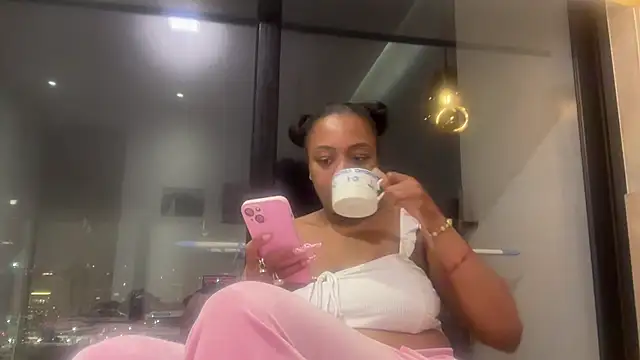 ChocolateCakeQueen online show from 25, 6, 2026
