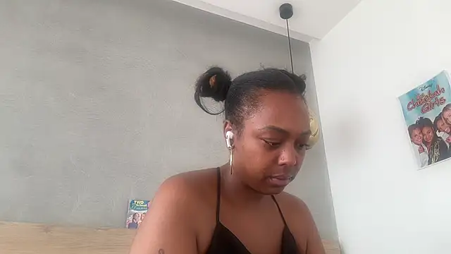 ChocolateCakeQueen online show from 25, 6, 2026
