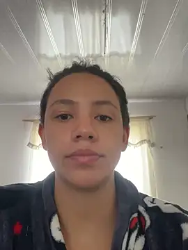 Snapshot of hannahb-e chatting on 2, 12, 2025 hannahb-e online show from 2, 12, 2025