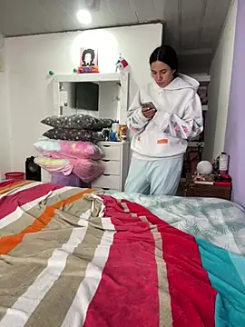 Snapshot of hannahb-e chatting on 14, 1, 2026 hannahb-e online show from 14, 1, 2026