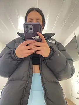 Snapshot of hannahb-e chatting on 4, 3, 2026 hannahb-e online show from 4, 3, 2026