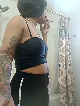 Snapshot of mariah2299 chatting on 17, 10, 2025 mariah2299 online show from 17, 10, 2025