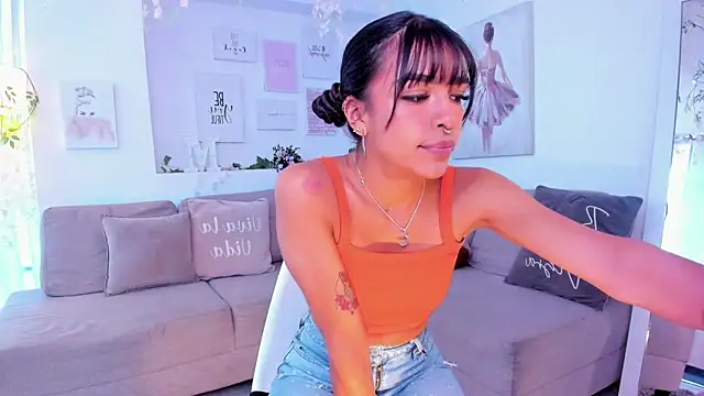 Snapshot of Michelle_se chatting on 8, 1, 2025 Michelle se online show from 8, 1, 2025