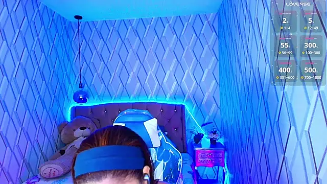 NicolleTaylor online show from 13, 10, 2025