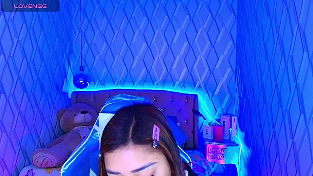 NicolleTaylor online show from 14, 10, 2025