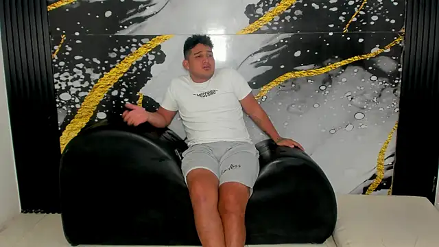 Snapshot of sweethot___ chatting on 2, 10, 2025 sweethot online show from 2, 10, 2025