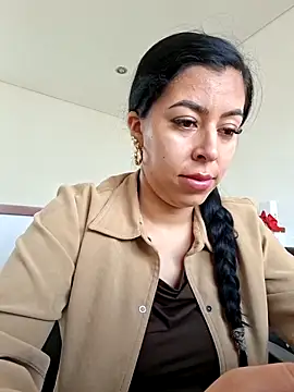 Emily Wane online show from 28, 6, 2026
