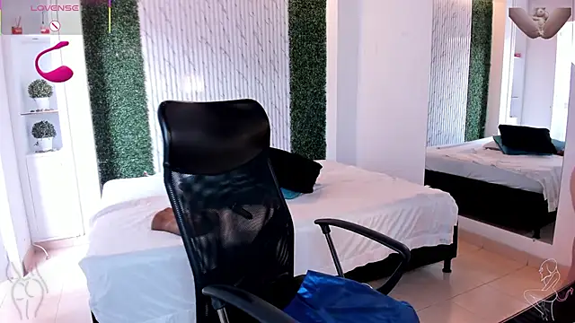 victoria mooree online show from 18, 2, 2026