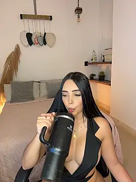 annyfosterr online show from 9, 5, 2026