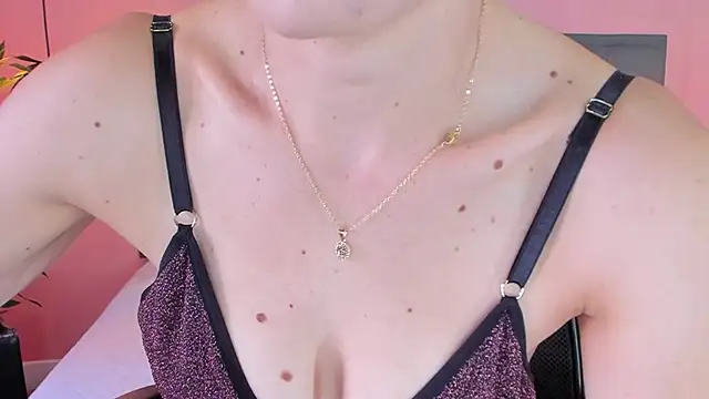 Snapshot of _aline_hall chatting on 21, 1, 2025 aline hall online show from 21, 1, 2025