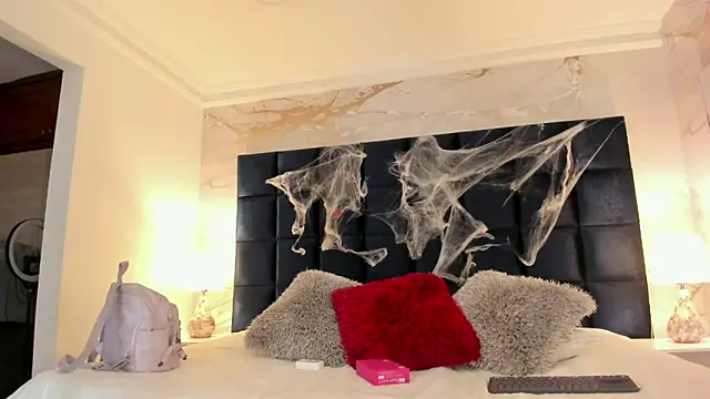 Snapshot of EVELIN_MASON chatting on 4, 10, 2025 EVELIN MASON online show from 4, 10, 2025