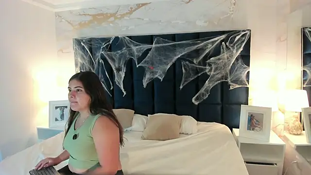 Snapshot of EVELIN_MASON chatting on 9, 10, 2025 EVELIN MASON online show from 9, 10, 2025